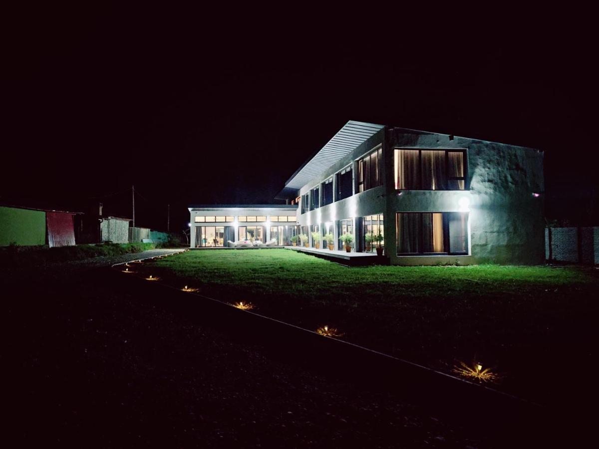 Jai Giridhari Villa Avrig Exterior foto